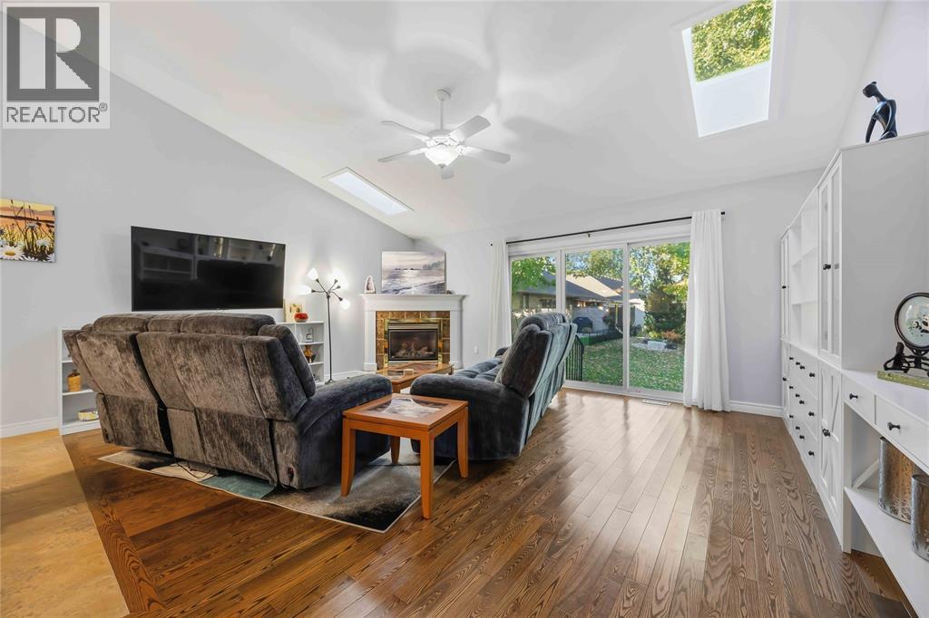 260 Cassandra Boulevard, Sarnia, Ontario  N7S 6M9 - Photo 5 - 26025573