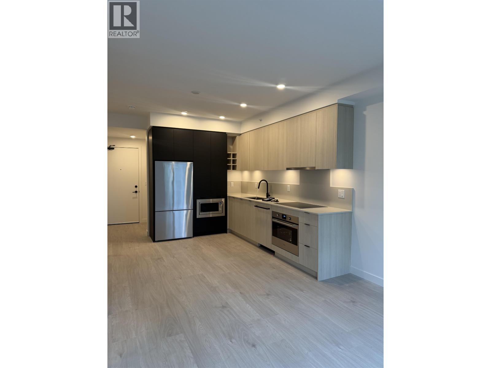 610 904 LYTTON STREET, north vancouver, British Columbia