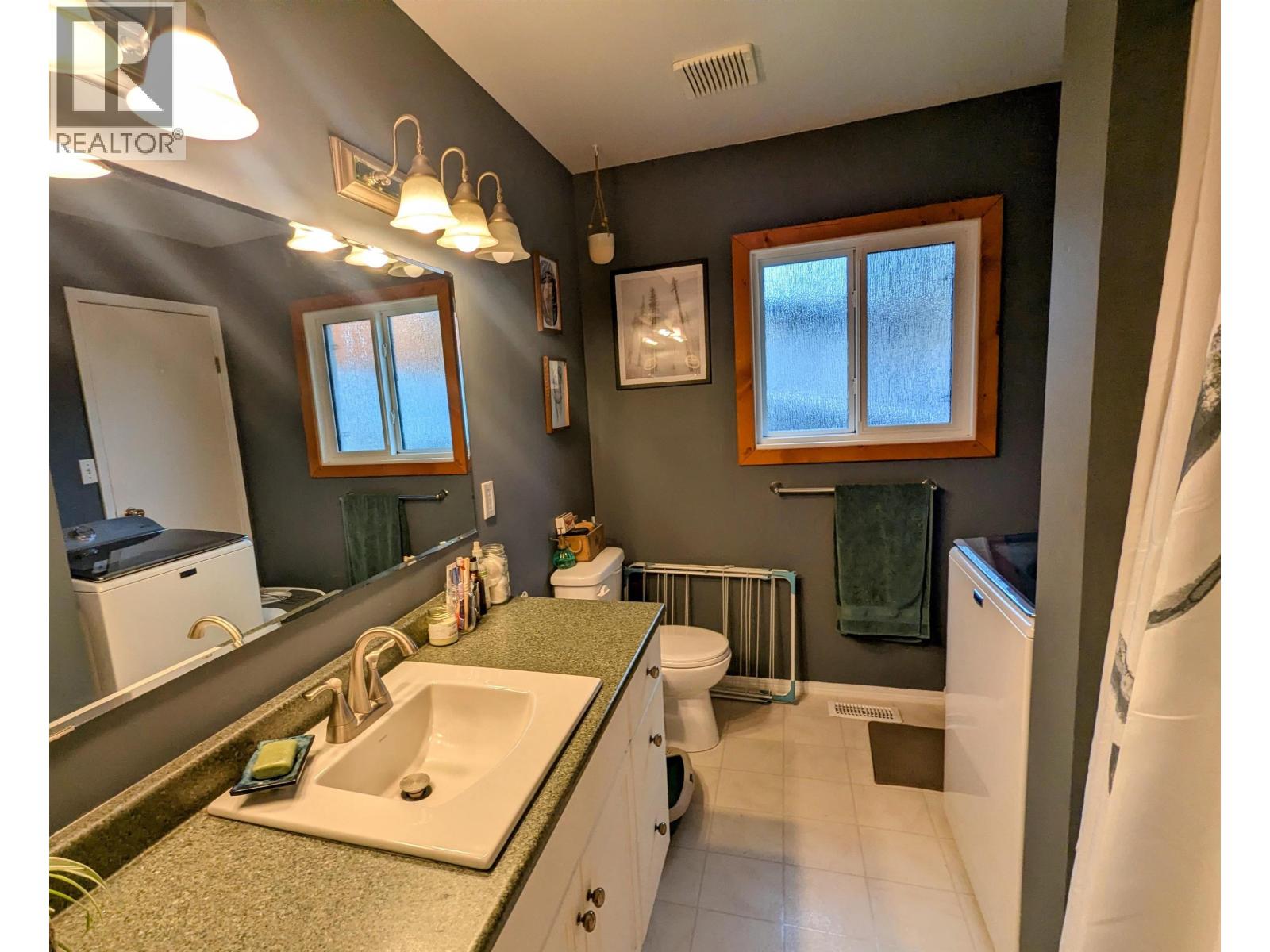 4256 Broadway Avenue, Smithers, British Columbia  V0J 2N0 - Photo 17 - R3176901