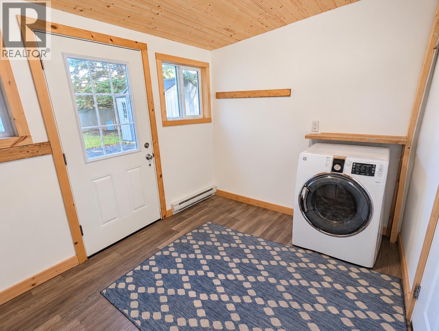4256 Broadway Avenue, Smithers, British Columbia  V0J 2N0 - Photo 3 - R3176901