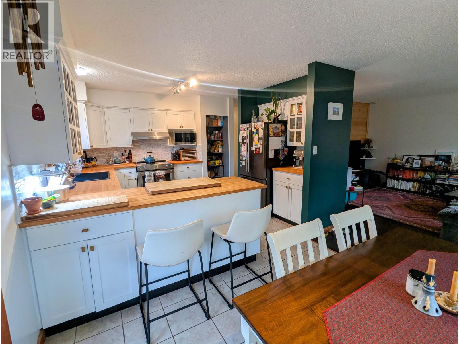 4256 Broadway Avenue, Smithers, British Columbia  V0J 2N0 - Photo 11 - R3176901