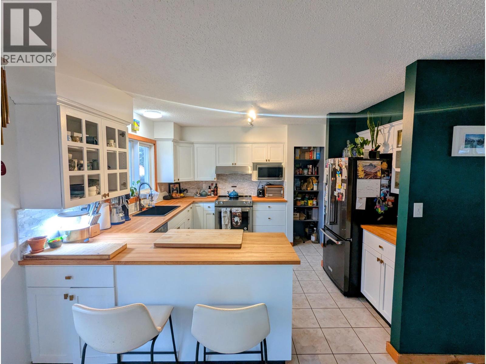 4256 Broadway Avenue, Smithers, British Columbia  V0J 2N0 - Photo 12 - R3176901