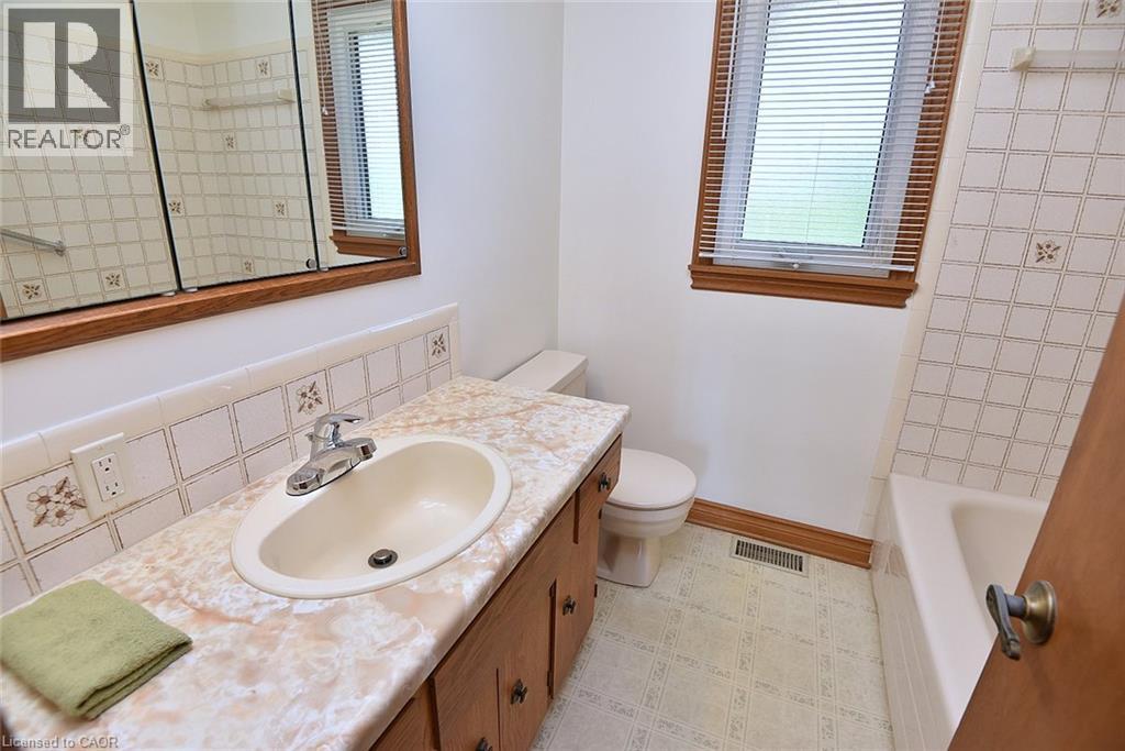2407 Caistor Centre Road, Caistor Centre, Ontario  L0R 1E0 - Photo 27 - 40863163