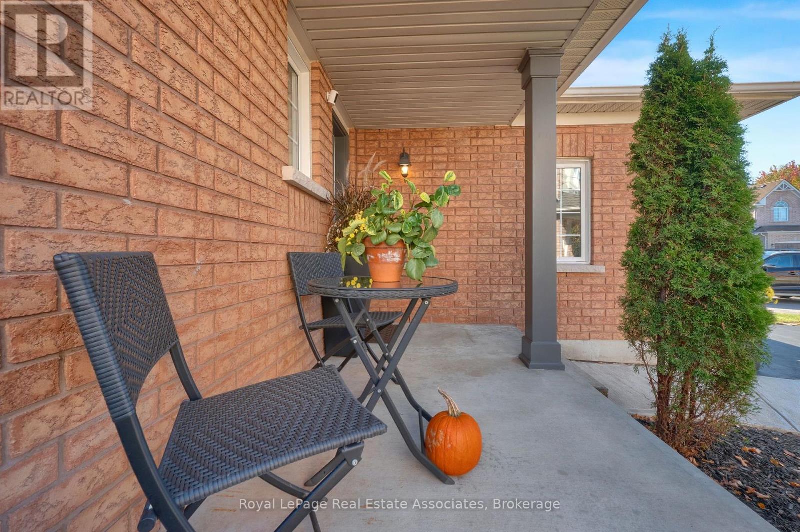 31 Crockett Place, Clarington, Ontario  L1C 5P4 - Photo 4 - E14099074