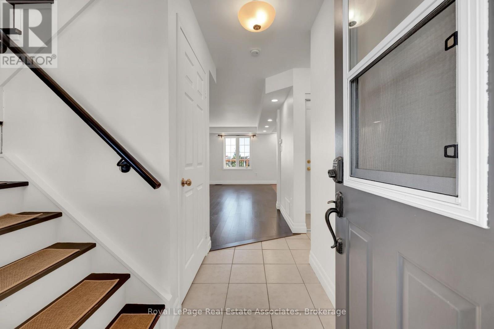 31 Crockett Place, Clarington, Ontario  L1C 5P4 - Photo 5 - E14099074