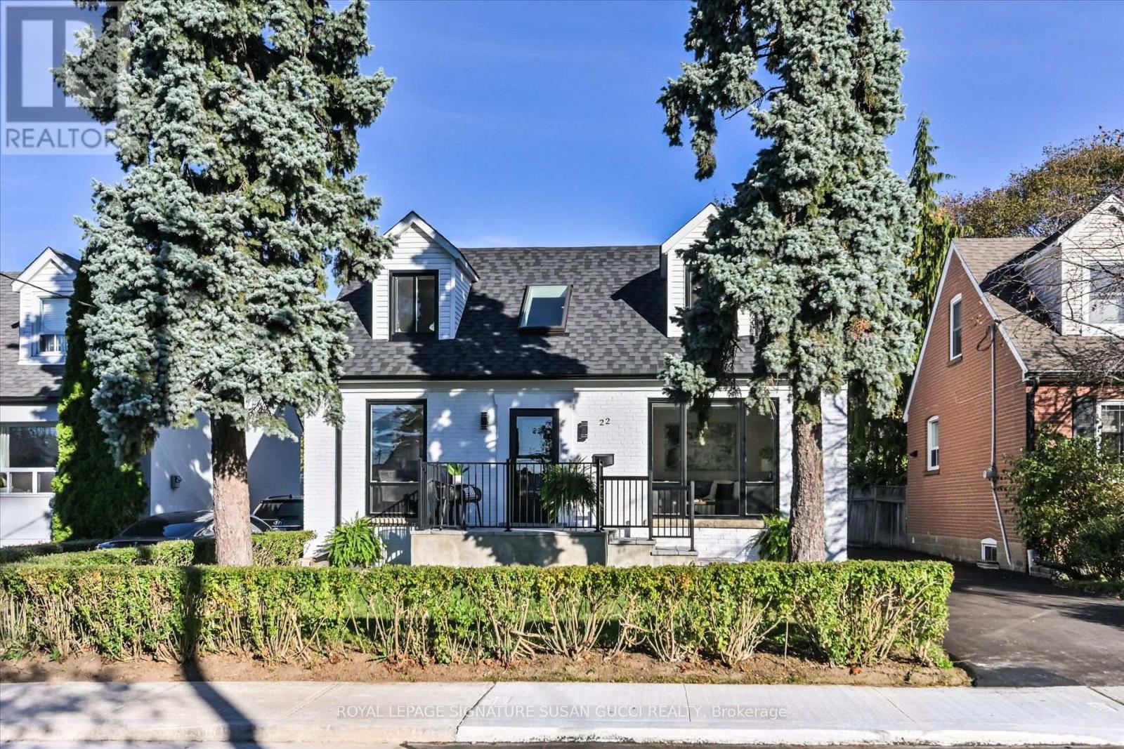 22 HOLLAND AVENUE, Toronto, Ontario