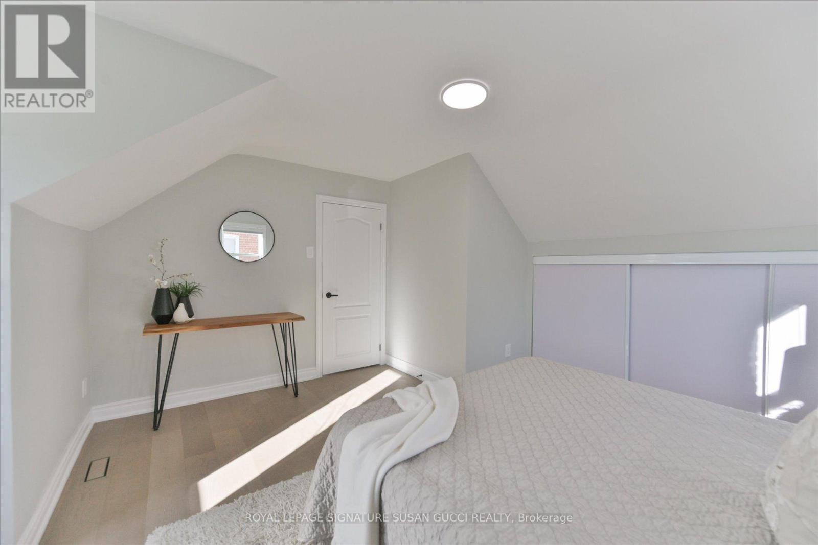 22 Holland Avenue, Toronto, Ontario  M4B 2C5 - Photo 20 - E14099122