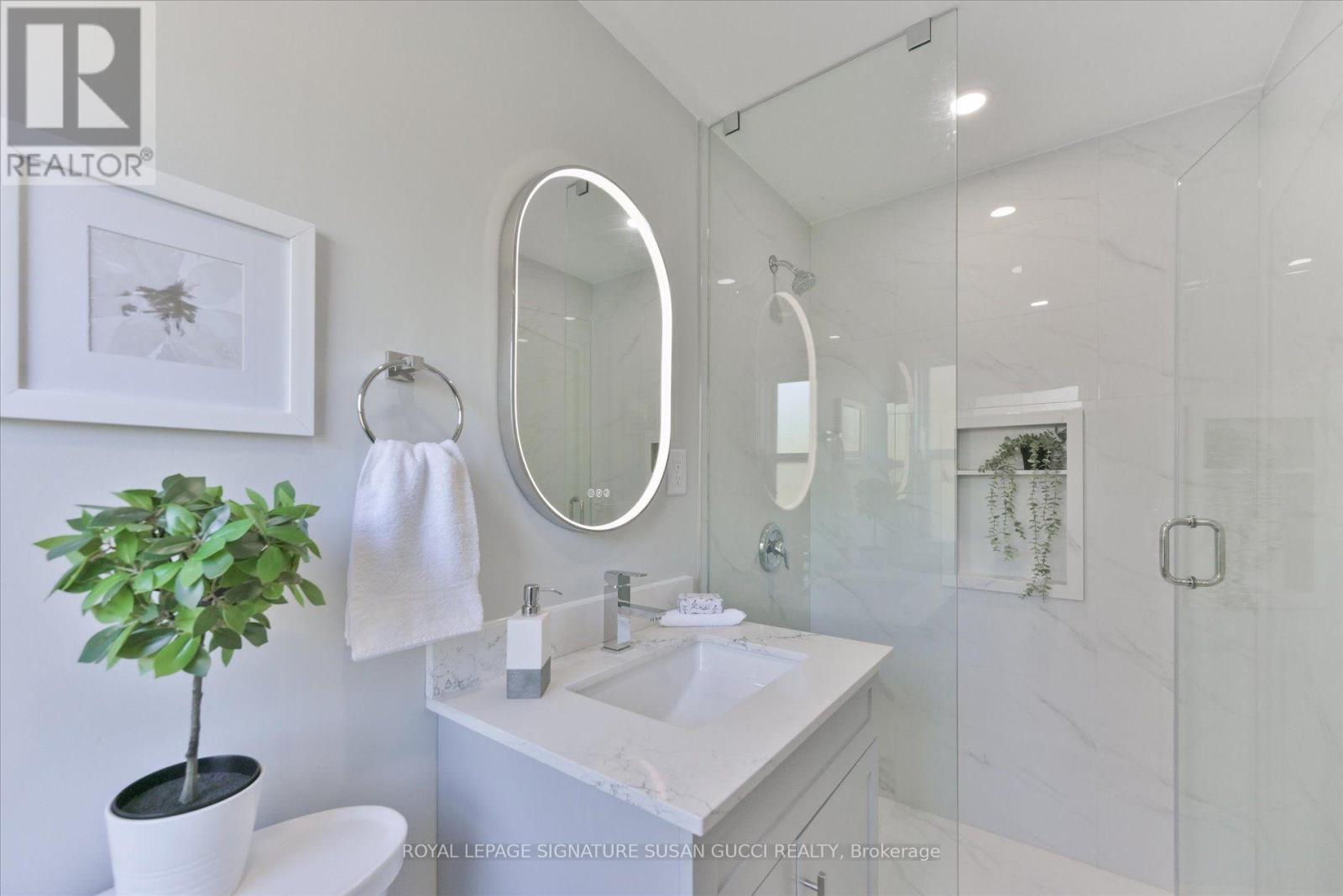 22 Holland Avenue, Toronto, Ontario  M4B 2C5 - Photo 23 - E14099122