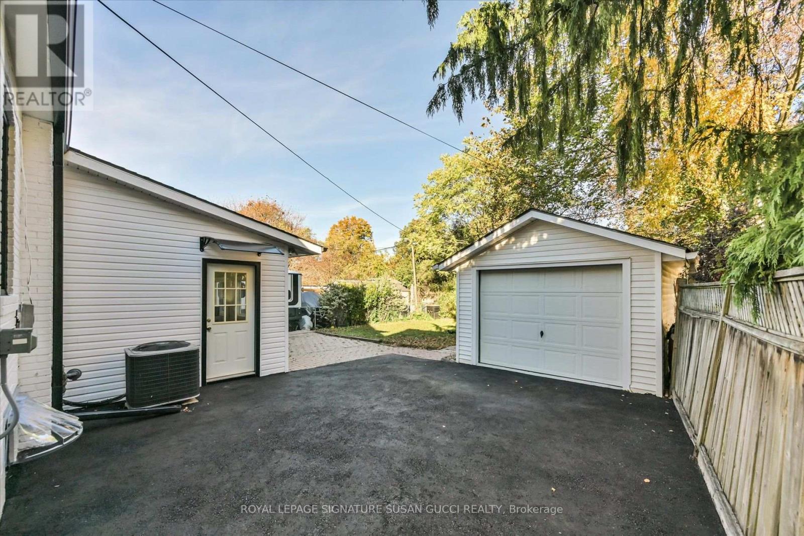 22 Holland Avenue, Toronto, Ontario  M4B 2C5 - Photo 33 - E14099122