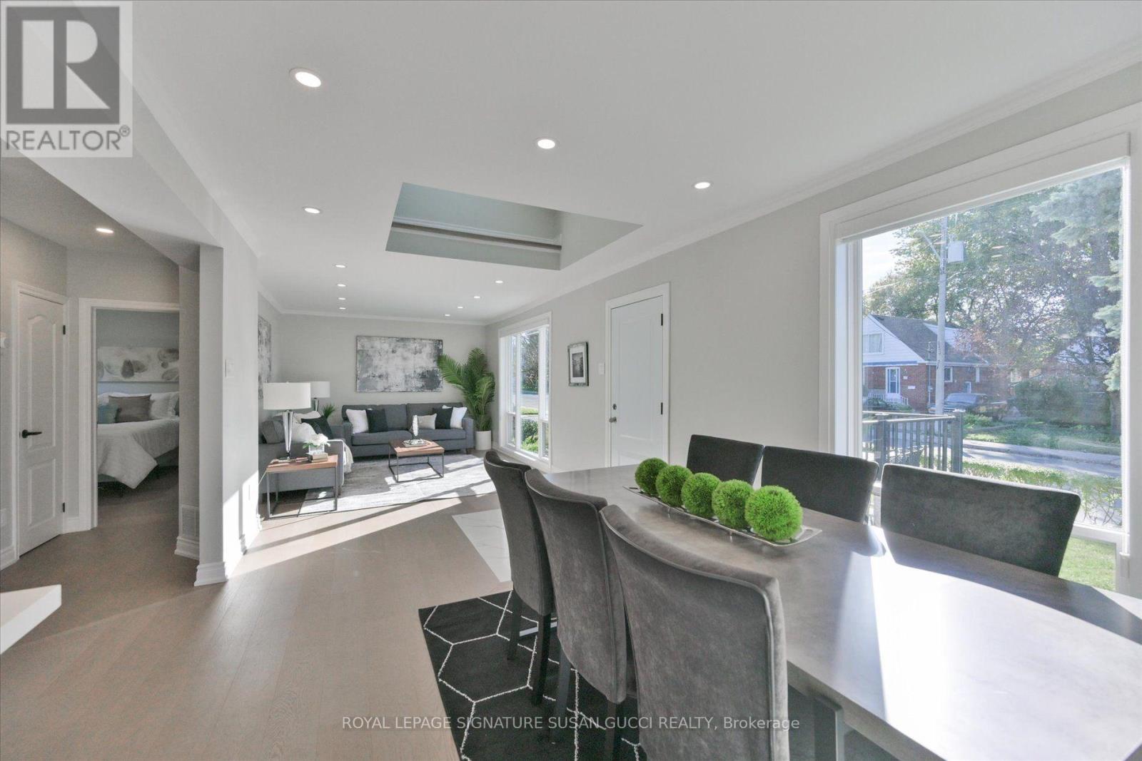 22 Holland Avenue, Toronto, Ontario  M4B 2C5 - Photo 9 - E14099122
