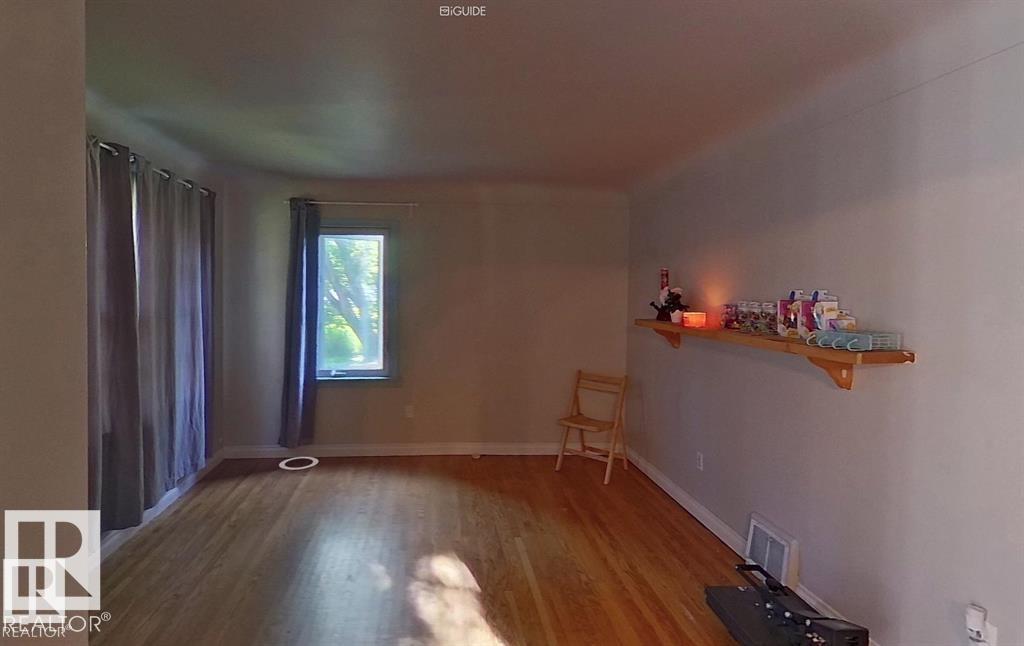 10204 123 AV NW