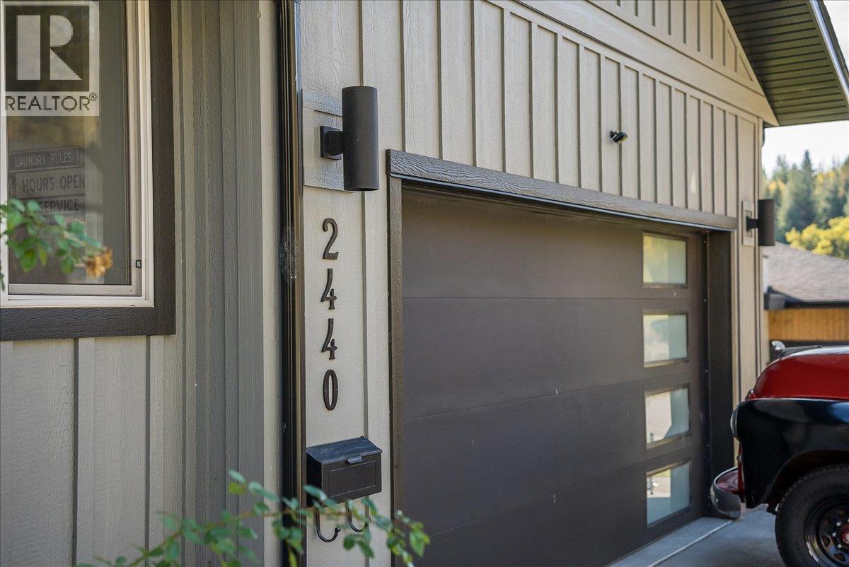 2440 Mcbride Street, Trail, British Columbia  V1R 3A6 - Photo 61 - 10403971