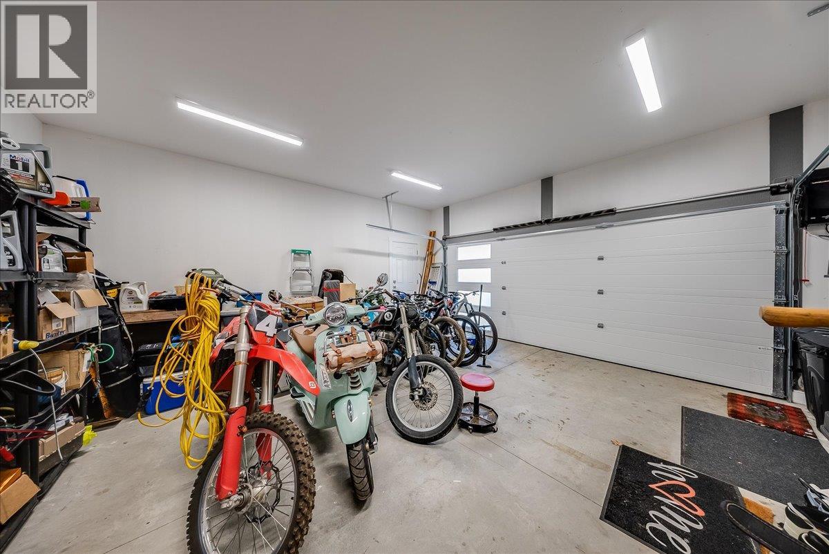 2440 Mcbride Street, Trail, British Columbia  V1R 3A6 - Photo 63 - 10403971