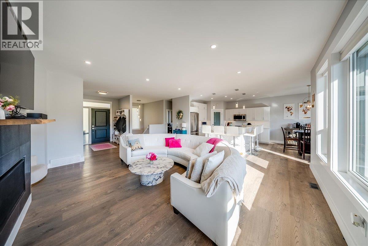 2440 Mcbride Street, Trail, British Columbia  V1R 3A6 - Photo 15 - 10403971