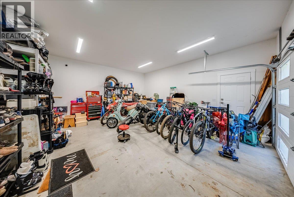 2440 Mcbride Street, Trail, British Columbia  V1R 3A6 - Photo 62 - 10403971