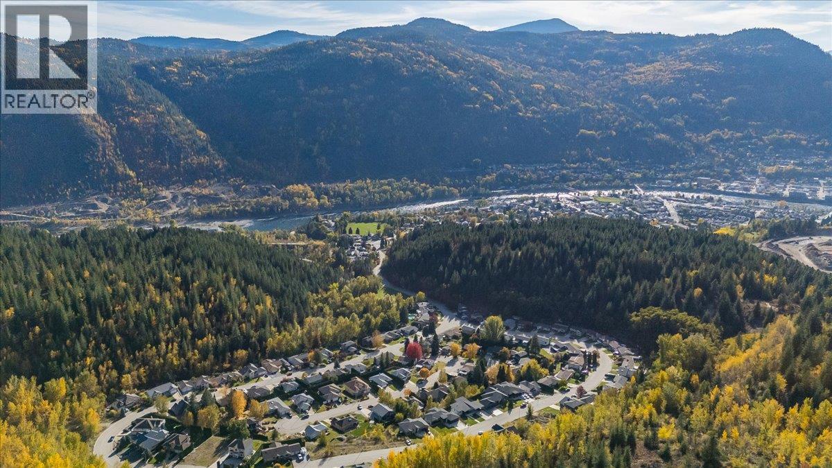 2440 Mcbride Street, Trail, British Columbia  V1R 3A6 - Photo 69 - 10403971