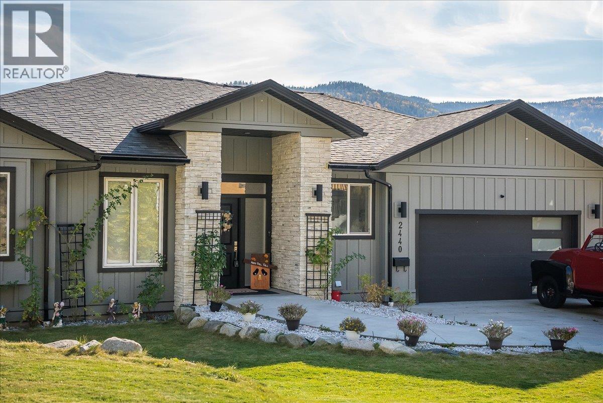 2440 Mcbride Street, Trail, British Columbia  V1R 3A6 - Photo 58 - 10403971
