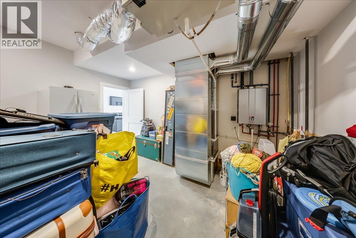 2440 Mcbride Street, Trail, British Columbia  V1R 3A6 - Photo 48 - 10403971