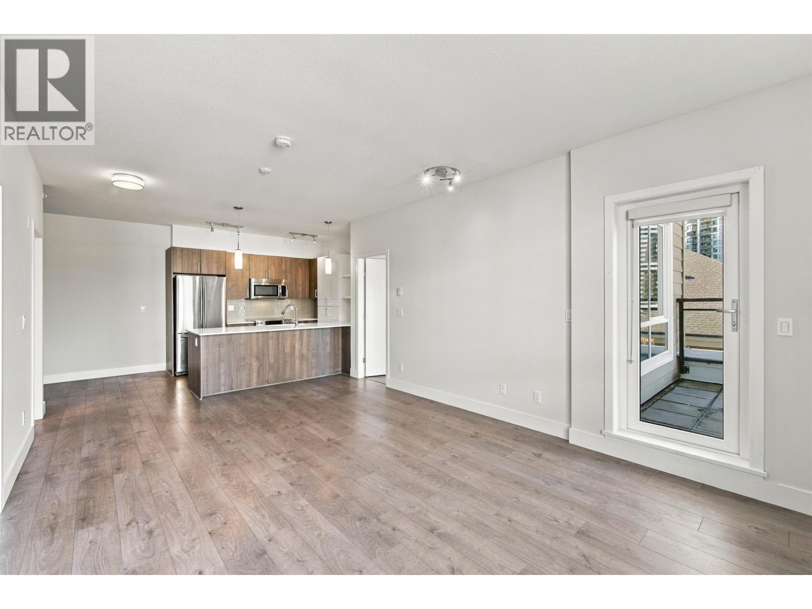 410 630 Como Lake Avenue, Coquitlam, British Columbia  V3J 0E4 - Photo 9 - R3176695