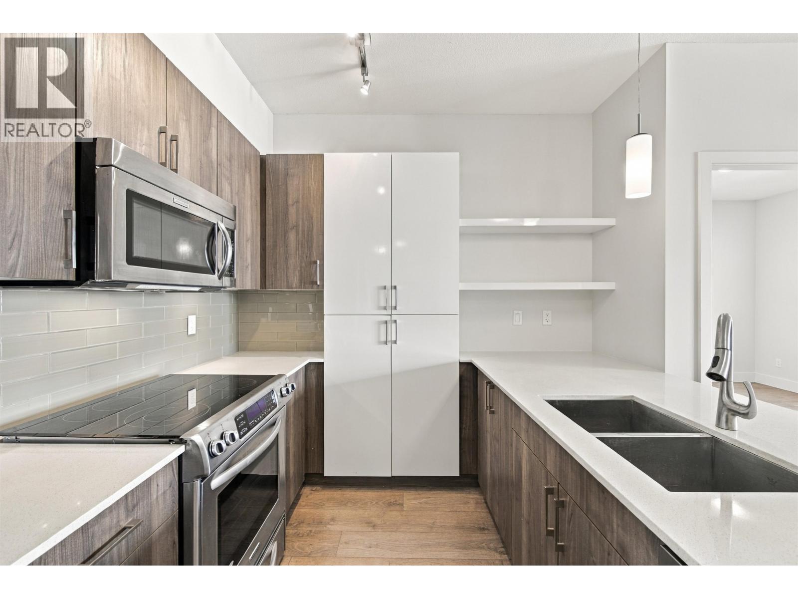 410 630 COMO LAKE AVENUE, coquitlam, British Columbia