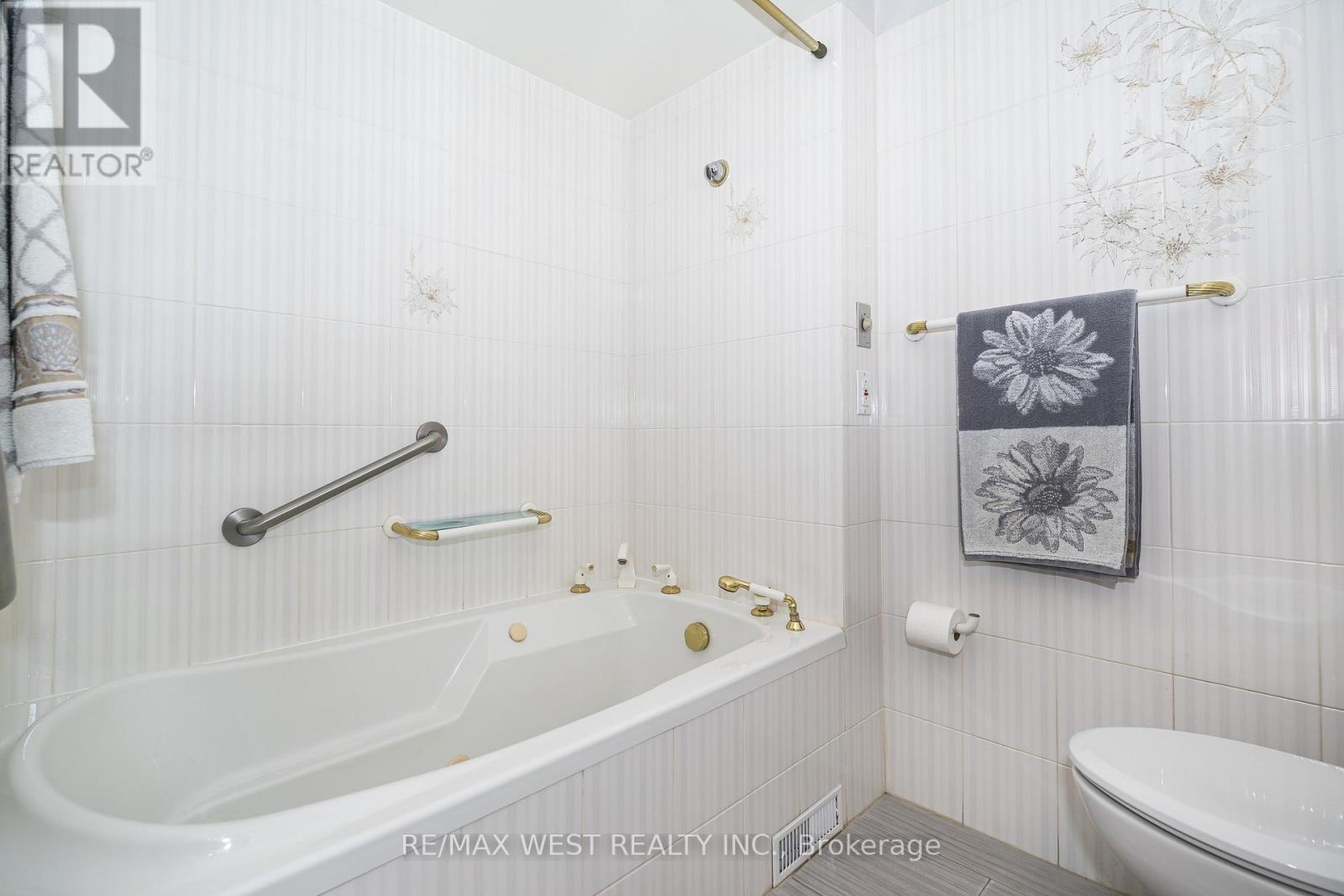 112 Harris Crescent, Vaughan, Ontario  L4L 1R9 - Photo 17 - N14099134