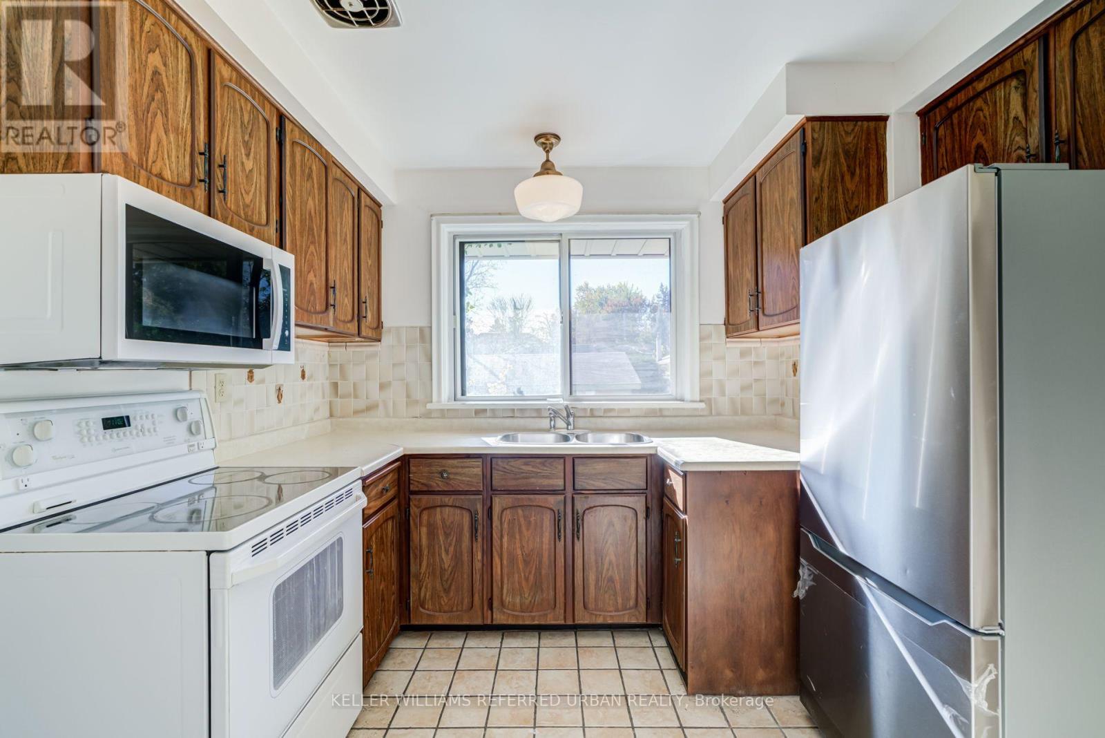 153 Newton Drive, Toronto, Ontario  M2M 2N4 - Photo 16 - C14098308
