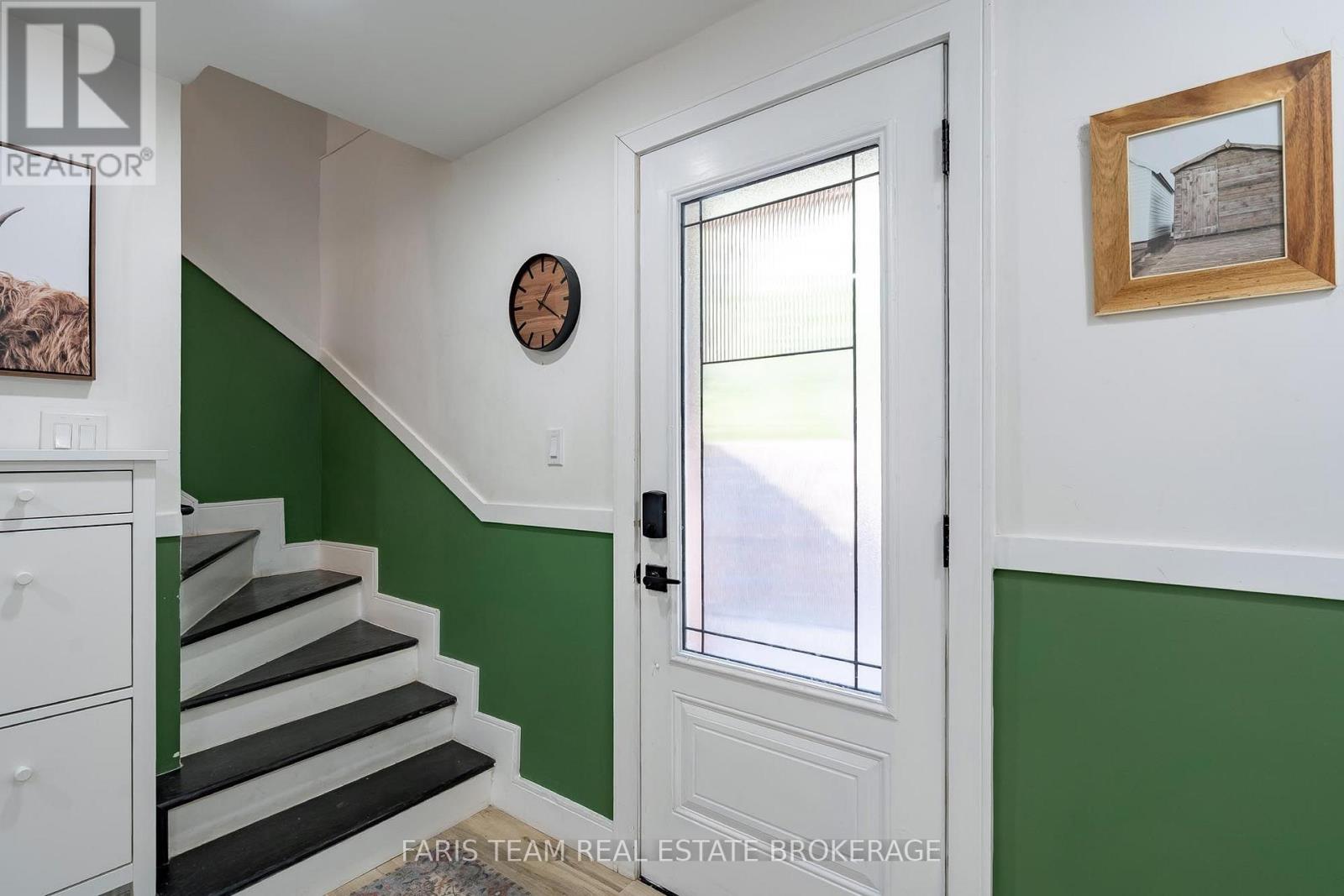 1020 EWART STREET Innisfil Ontario Canada L0L1C0 5