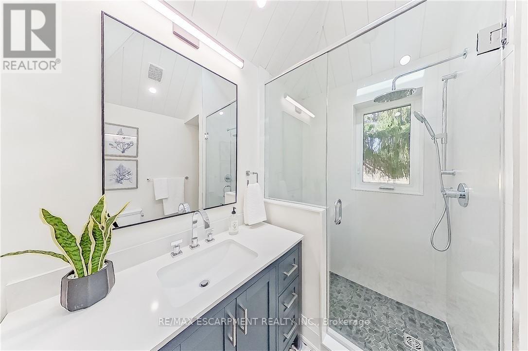 869 Condor Drive, Burlington, Ontario  L7T 3A8 - Photo 17 - W14099060