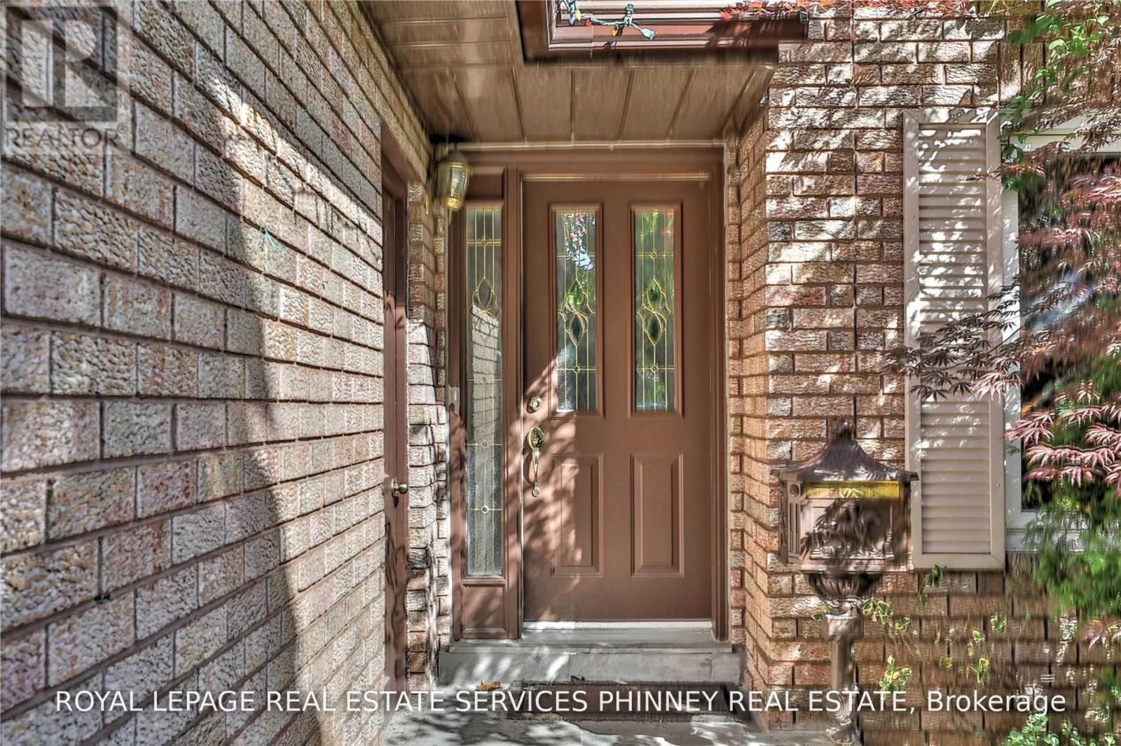 1004 Cutler Court, Mississauga, Ontario  L5H 4C9 - Photo 2 - W14099086
