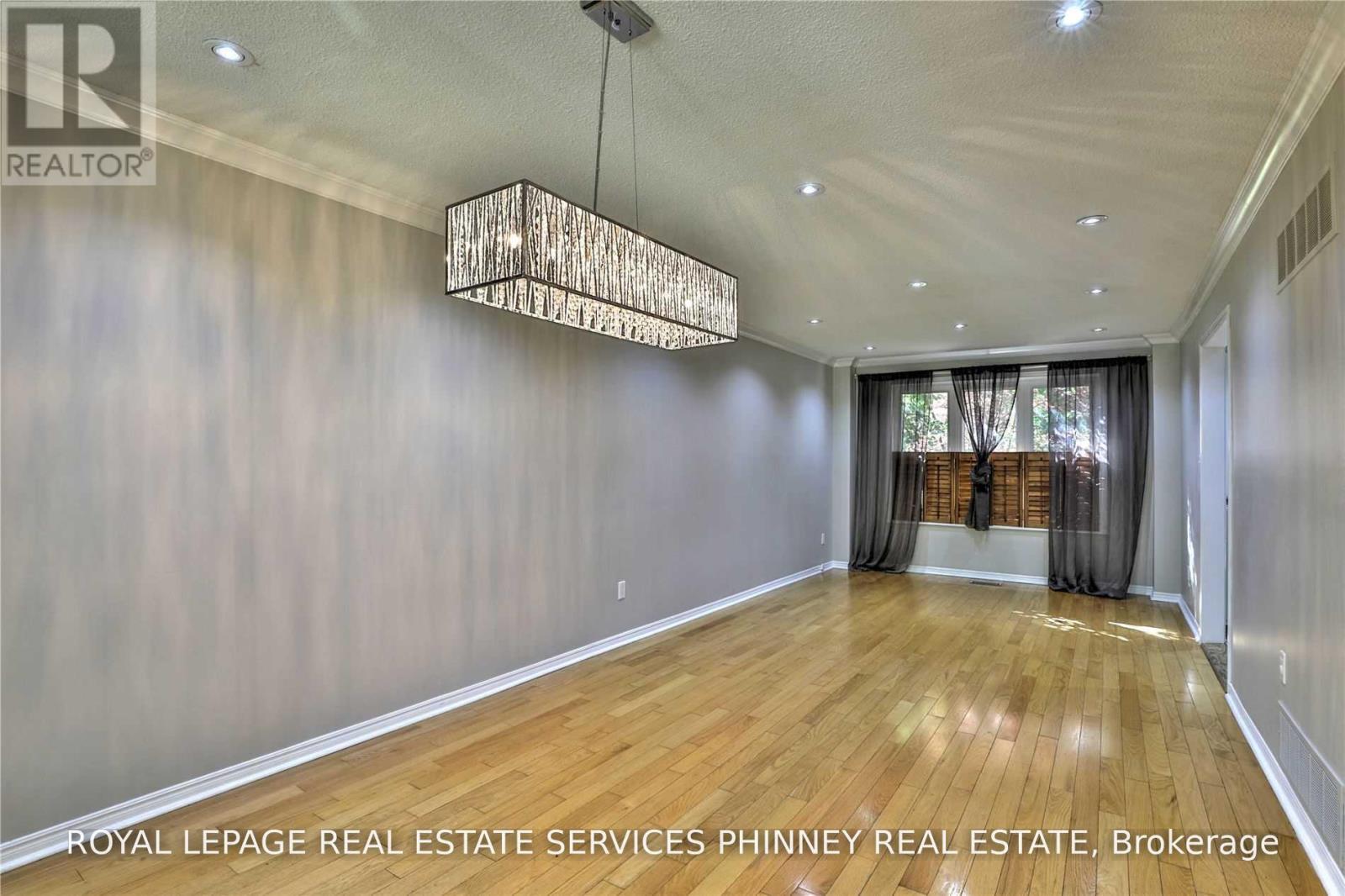 1004 Cutler Court, Mississauga, Ontario  L5H 4C9 - Photo 4 - W14099086