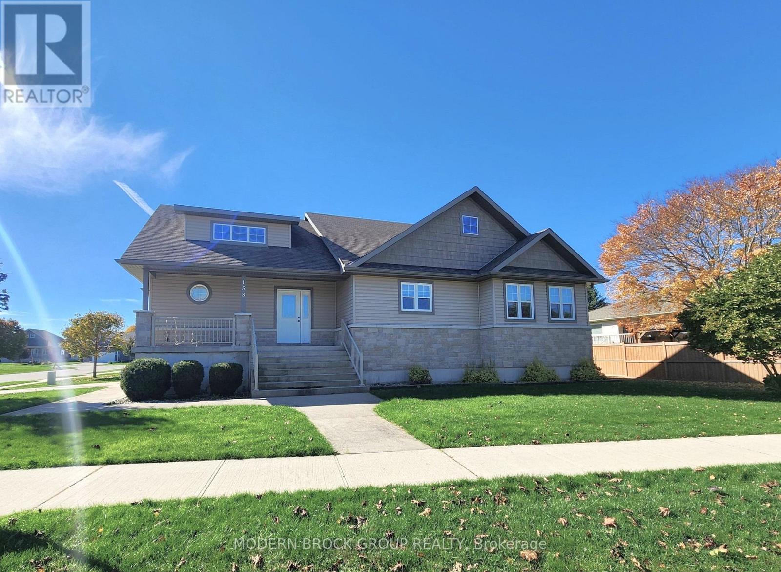 158 WILDWOOD CRESCENT, Brockville, Ontario