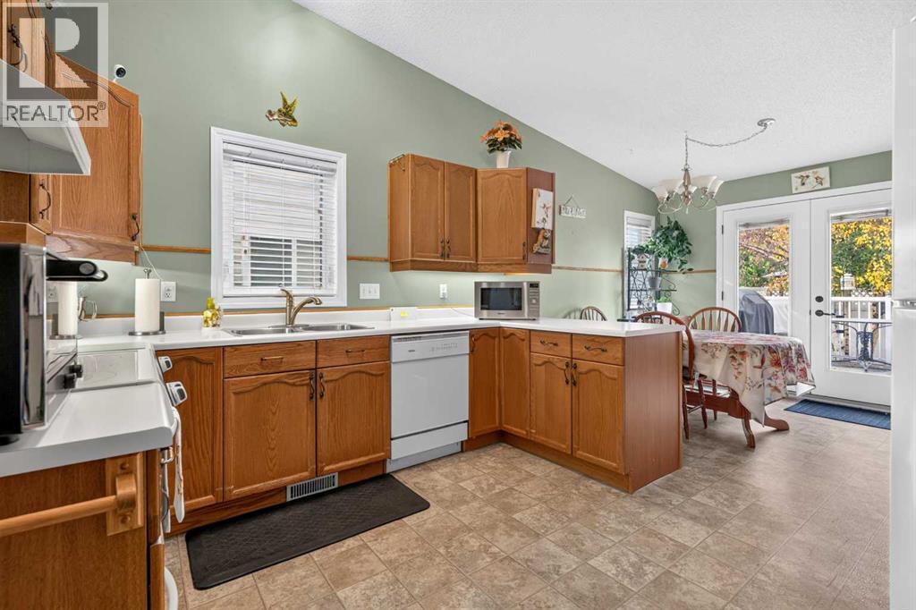 218 Coventry Close Ne, Calgary, Alberta  T3K 4A5 - Photo 11 - A2350922