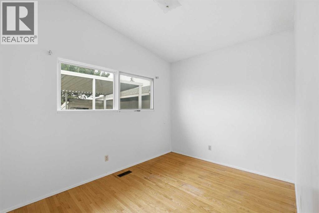 132 Lake Wapta Rise SE, Calgary, Alberta  T2J 2M9 - Photo 13 - A2351173