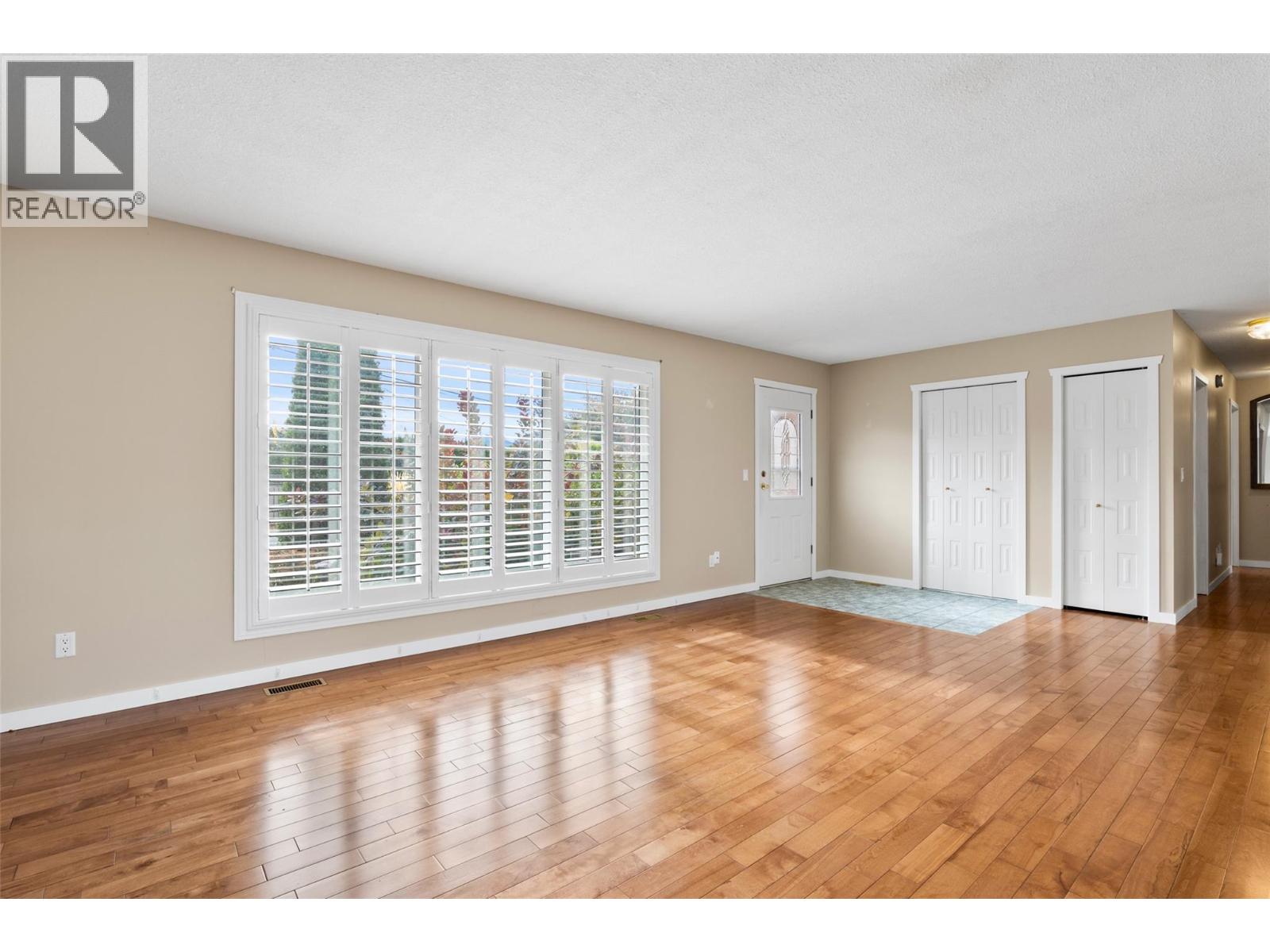 172 Michael Way Kamloops Photo 4