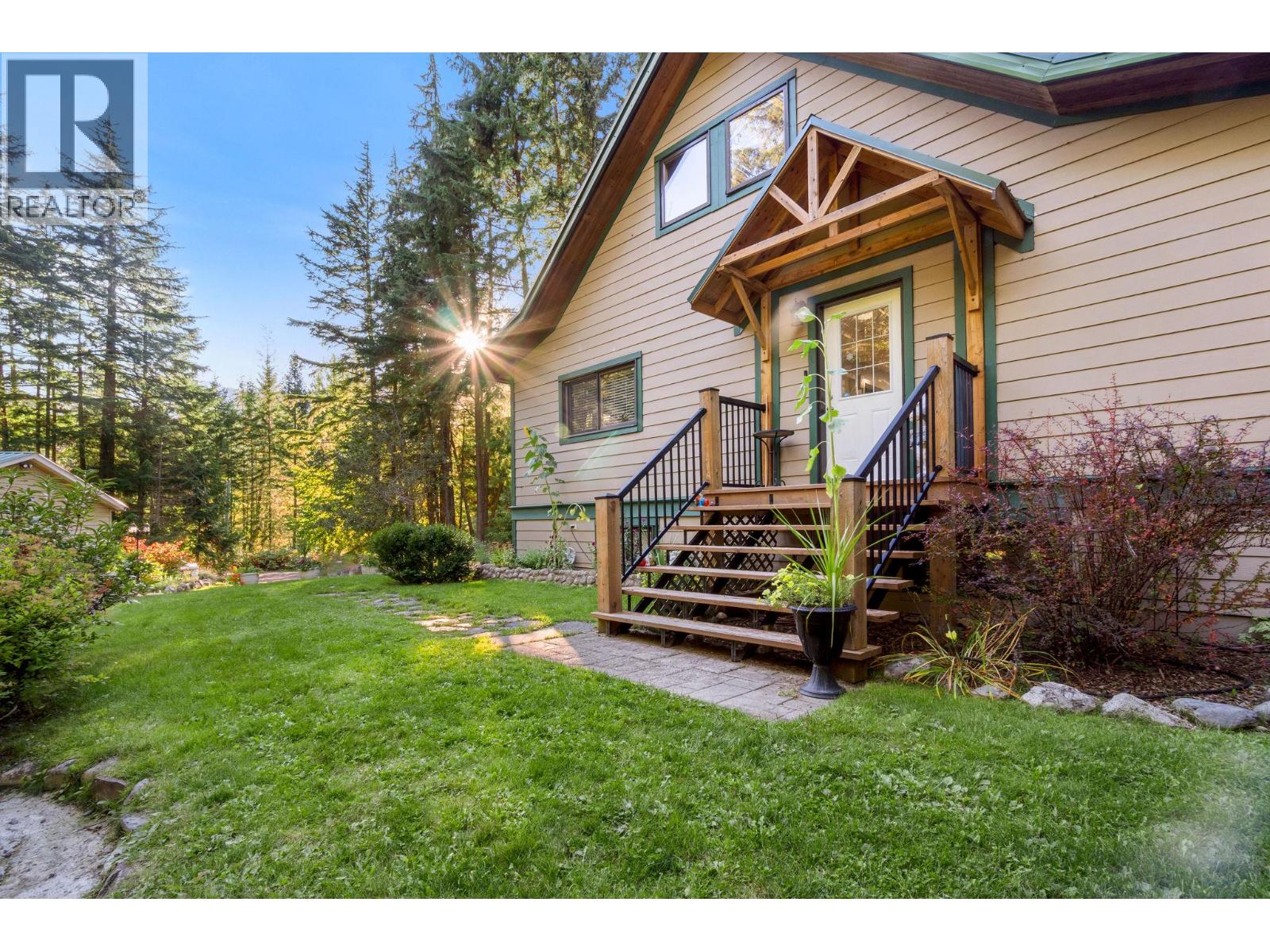 270 East Wilson Creek Road, Rosebery, British Columbia