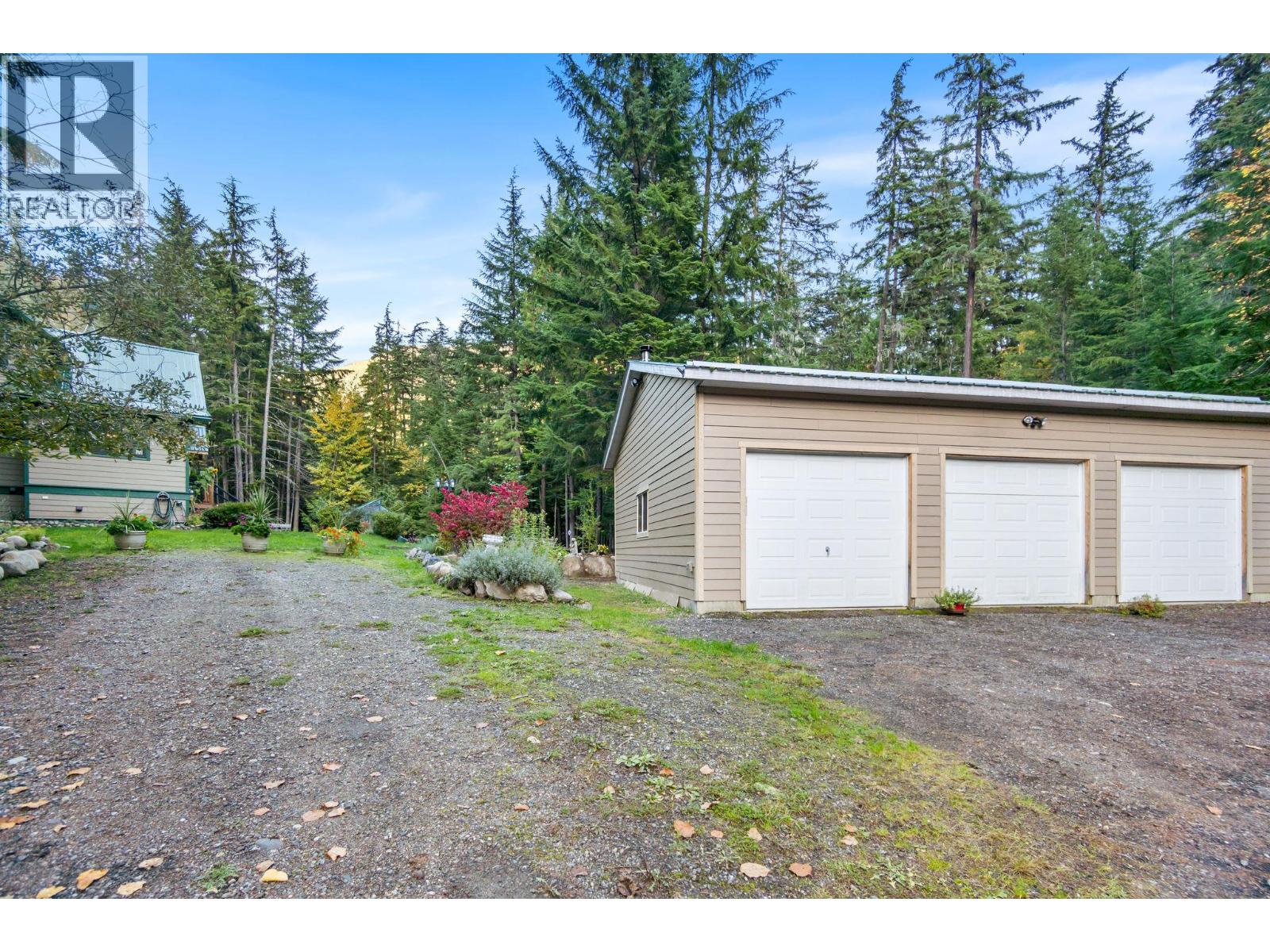 270 East Wilson Creek Road, Rosebery, British Columbia  V0G 1S1 - Photo 3 - 10402216