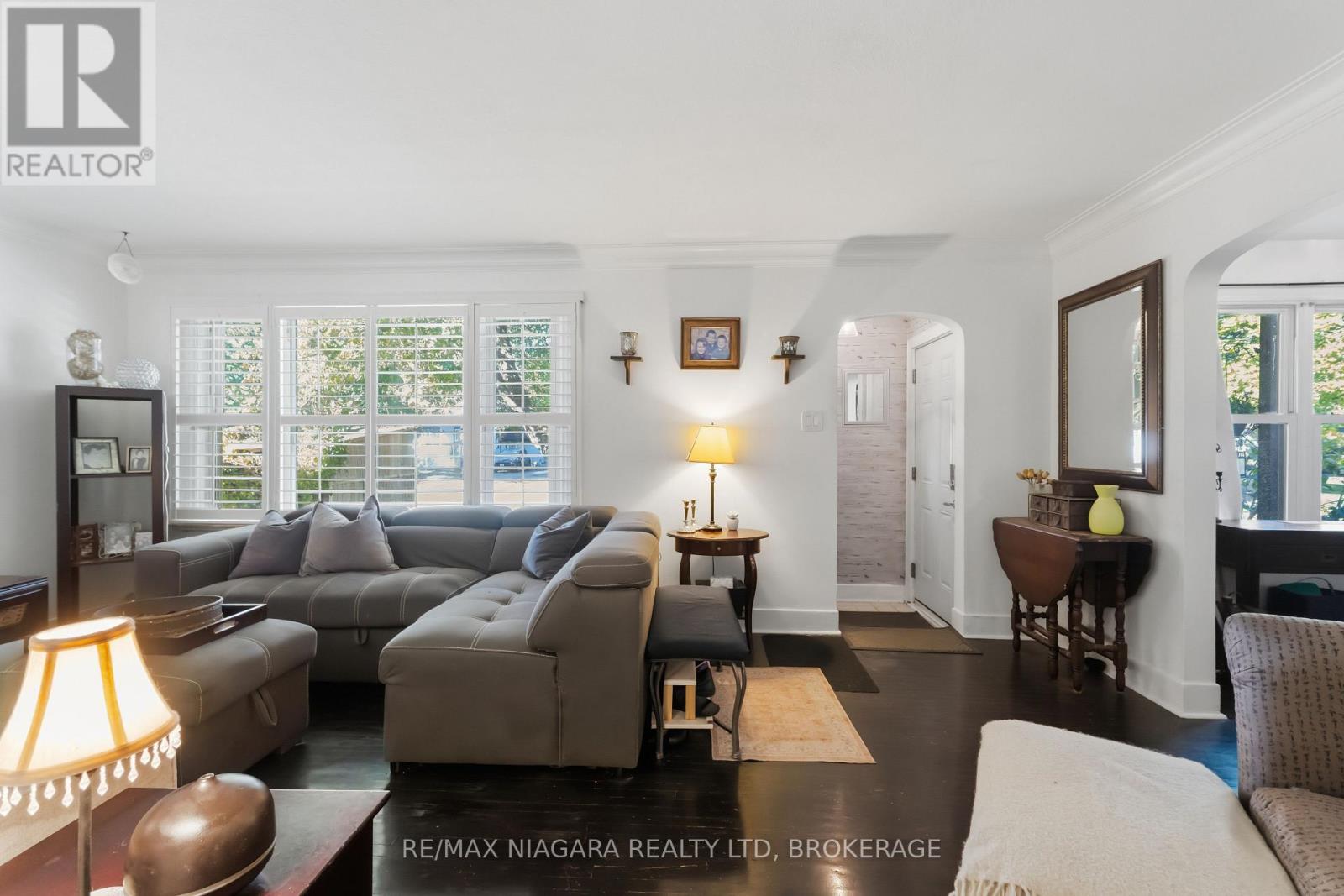 4 Walker Avenue, St. Catharines, Ontario  L2N 3L6 - Photo 1 - X14099266