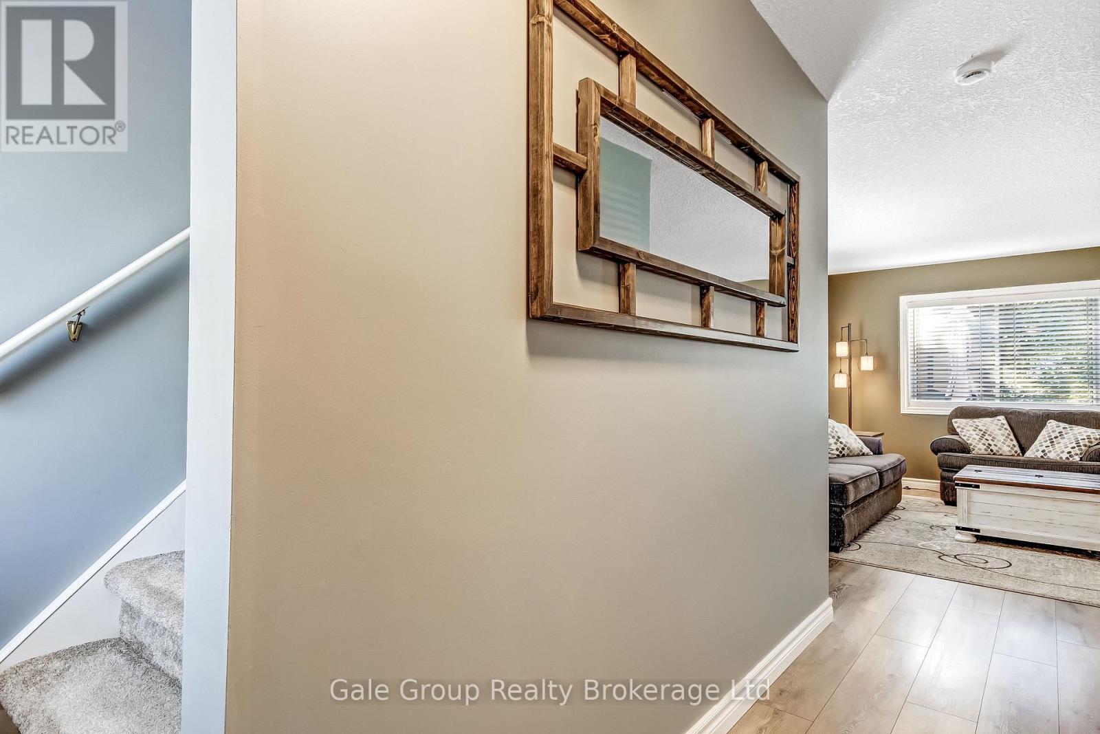 769 Southwood Way, Woodstock, Ontario  N4V 1G5 - Photo 3 - X14099264
