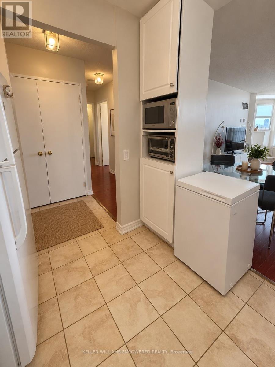 Ph106 - 81 Townsgate Drive, Vaughan, Ontario  L4J 8E6 - Photo 9 - N13779440