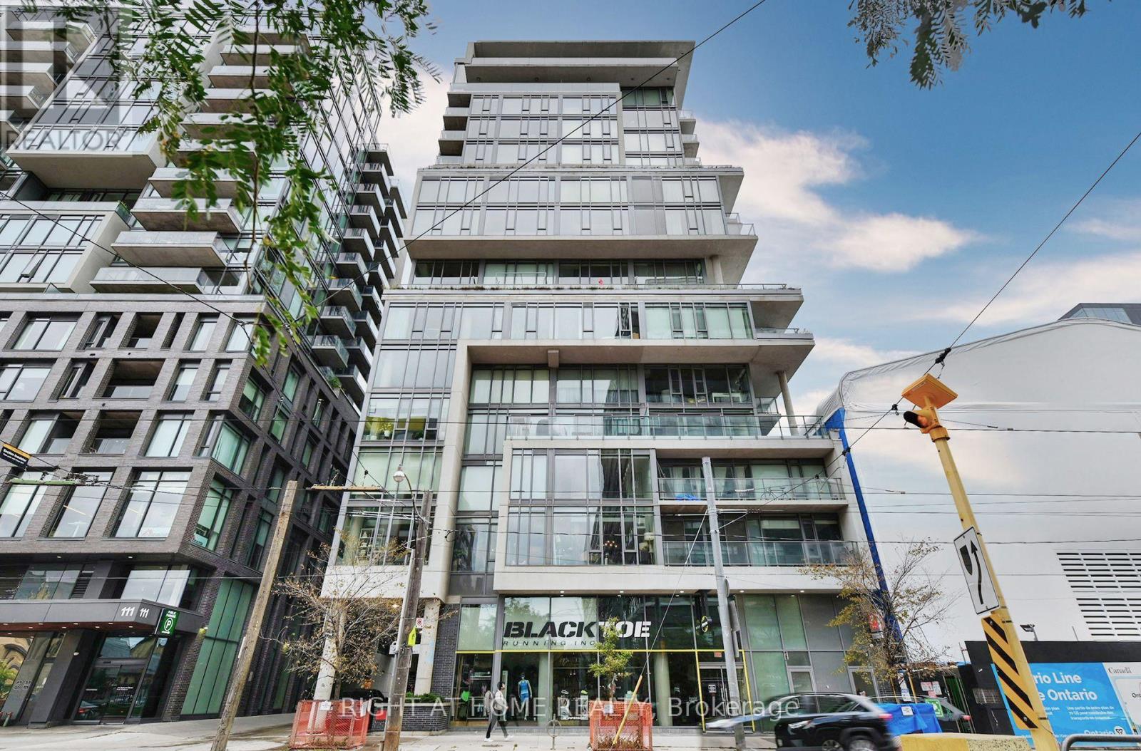 422 - 95 BATHURST STREET