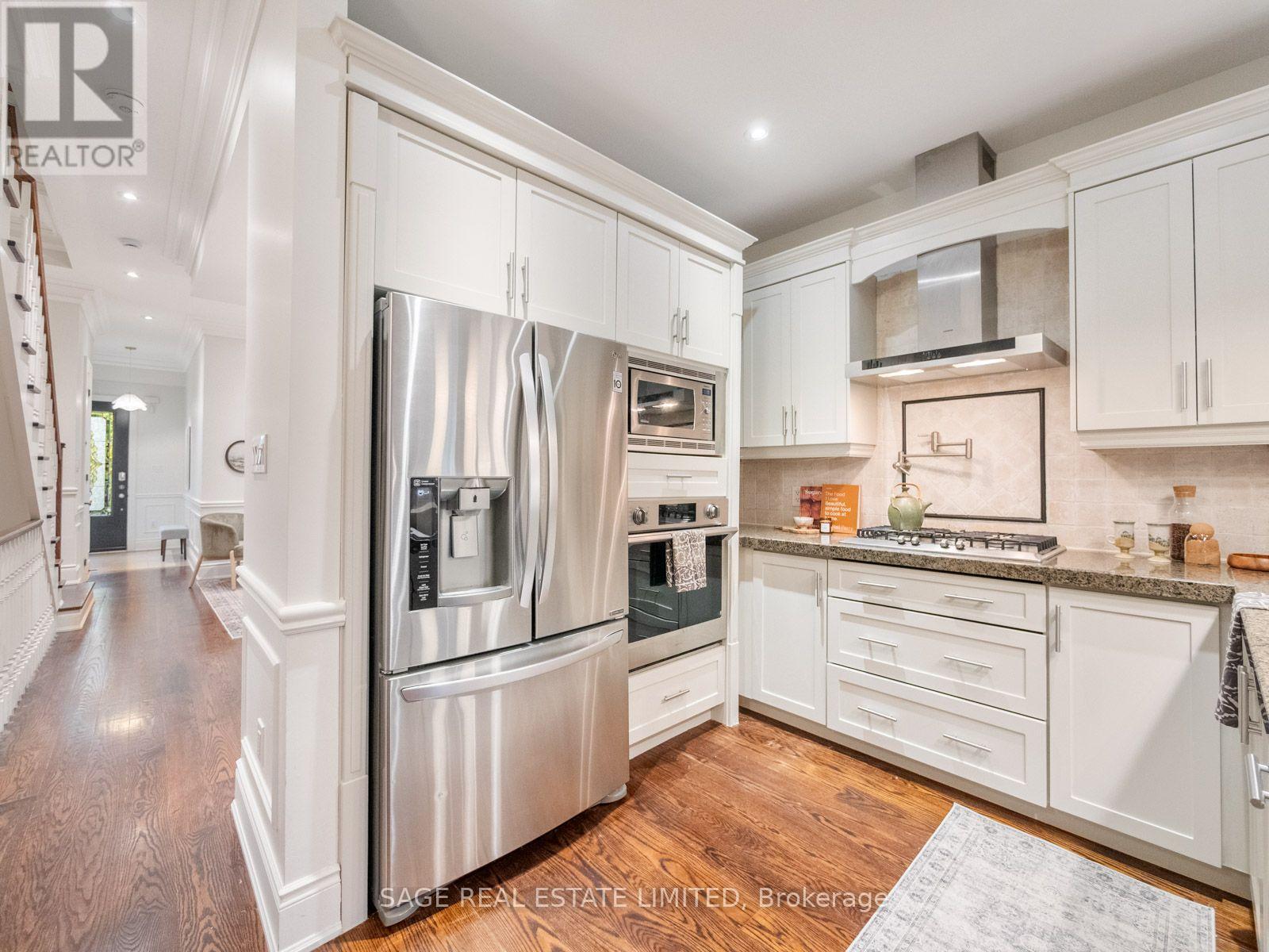 18a Sherwood Avenue, Toronto, Ontario  M4P 2A7 - Photo 10 - C14099262