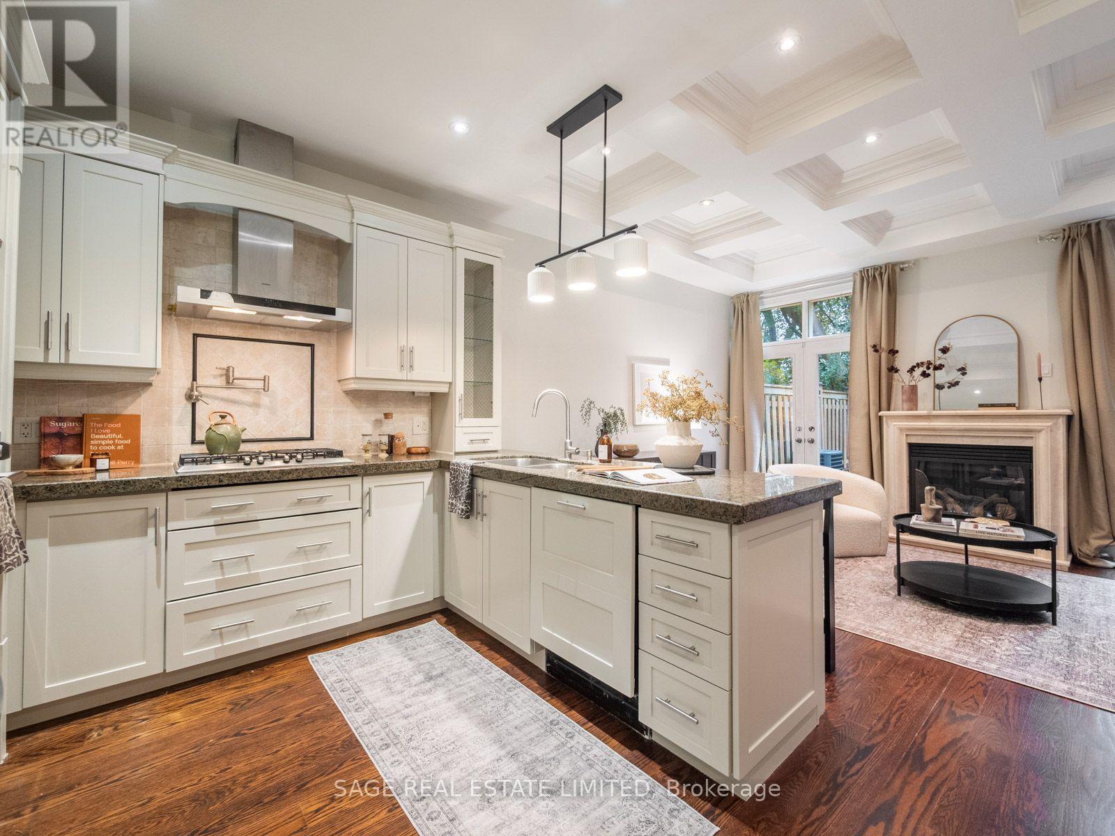 18a Sherwood Avenue, Toronto, Ontario  M4P 2A7 - Photo 8 - C14099262