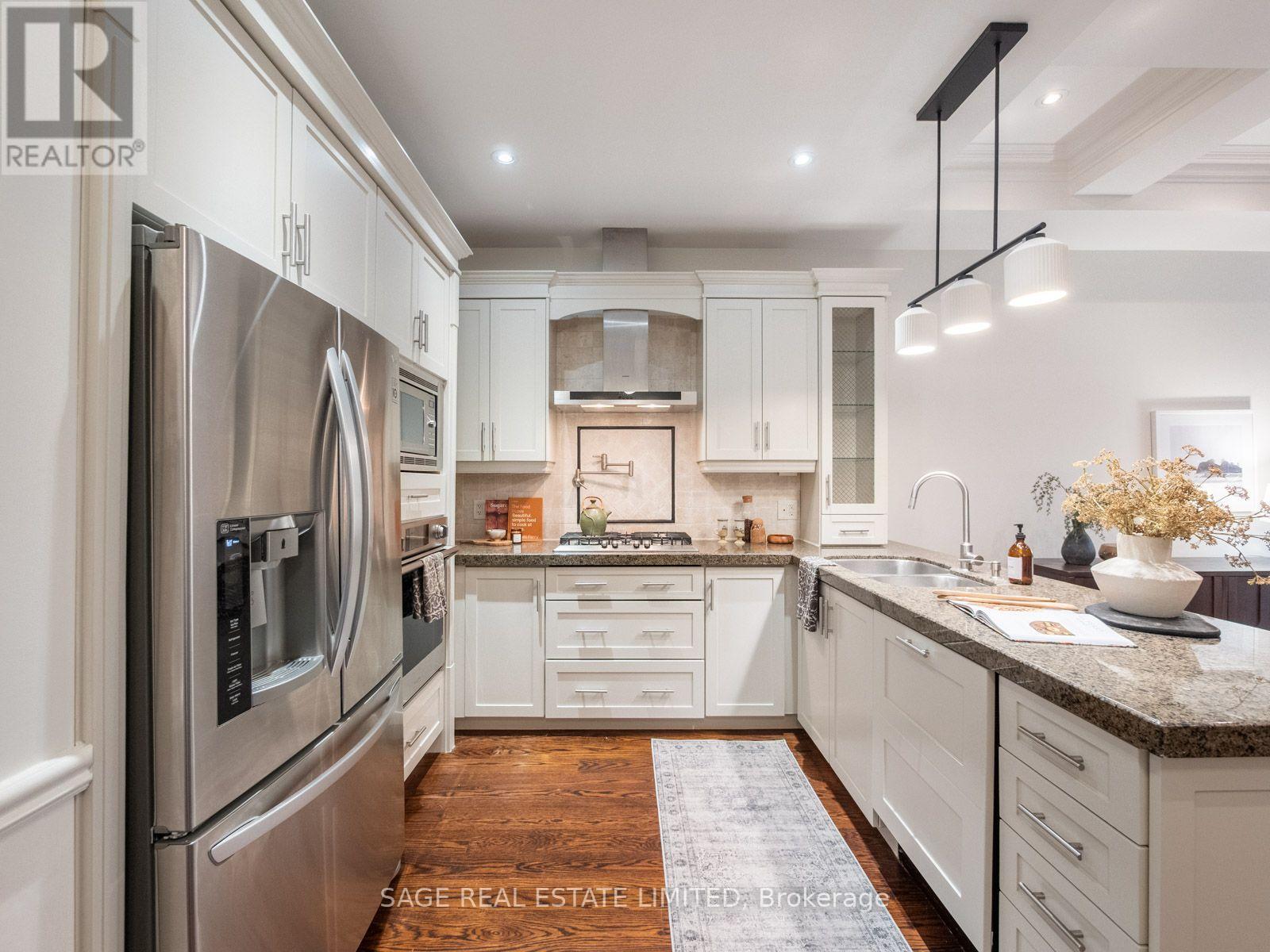 18a Sherwood Avenue, Toronto, Ontario  M4P 2A7 - Photo 9 - C14099262