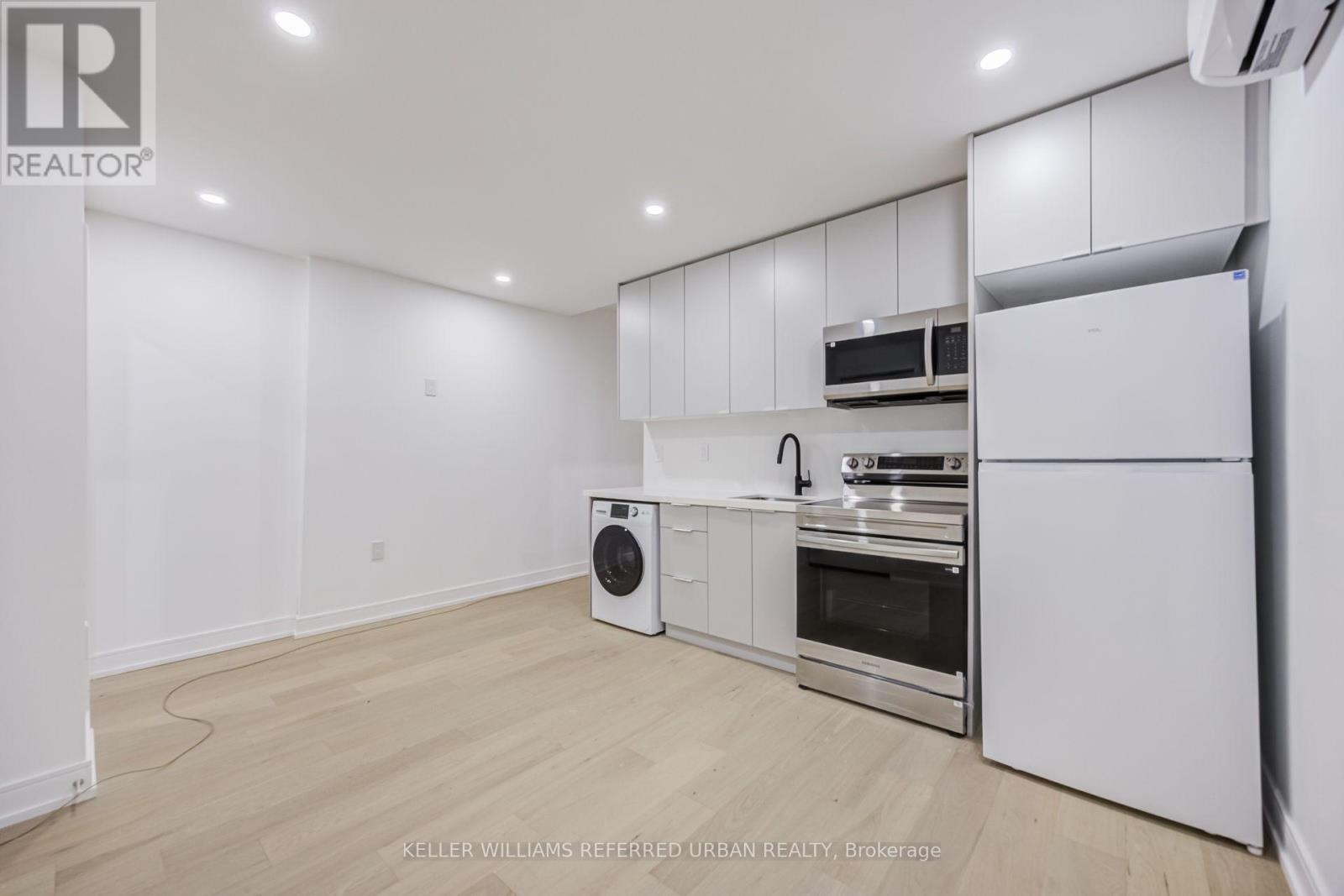 3455 Yonge Street, Toronto, Ontario  M4N 2N3 - Photo 6 - C14099300