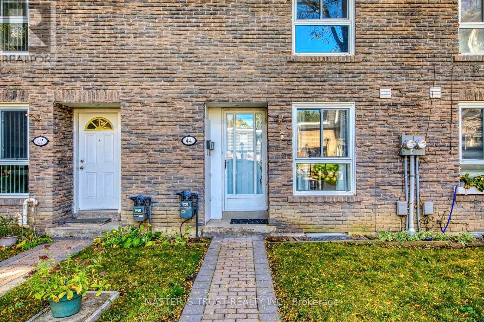 44 Tangle Briar Way, Toronto, Ontario  M2J 2M4 - Photo 2 - C14099302