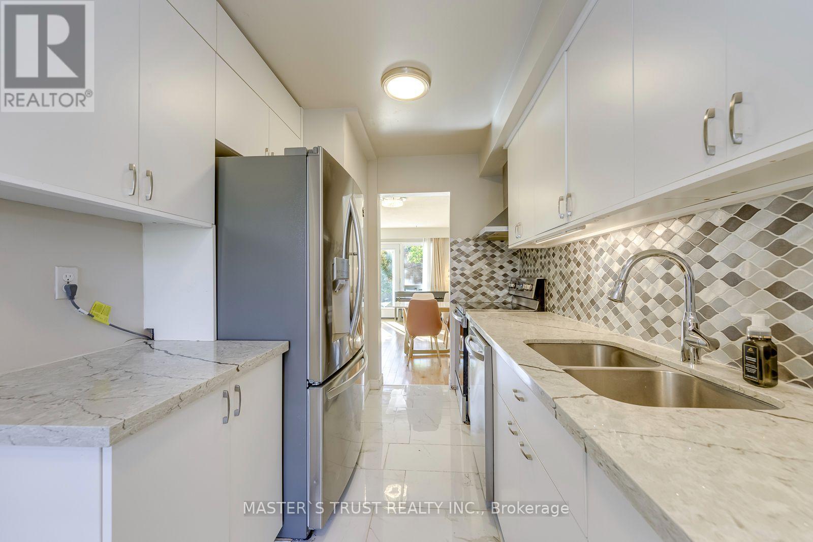 44 Tangle Briar Way, Toronto, Ontario  M2J 2M4 - Photo 8 - C14099302