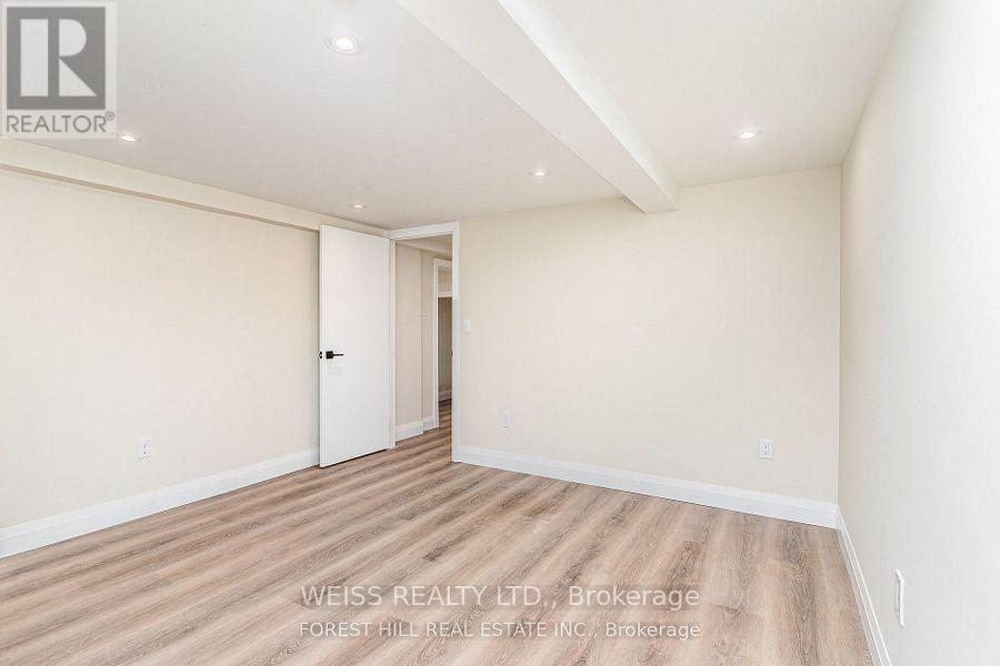 65 Prince Charles Drive, Toronto, Ontario  M6A 2H4 - Photo 11 - C14099404