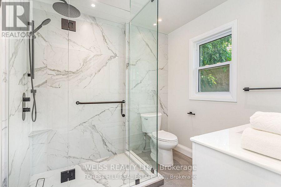 65 Prince Charles Drive, Toronto, Ontario  M6A 2H4 - Photo 12 - C14099404