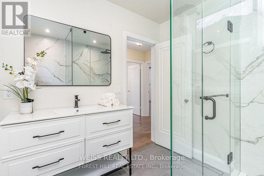65 Prince Charles Drive, Toronto, Ontario  M6A 2H4 - Photo 13 - C14099404