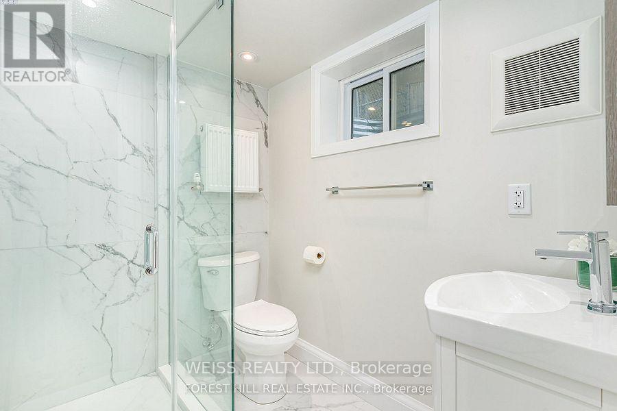 65 Prince Charles Drive, Toronto, Ontario  M6A 2H4 - Photo 14 - C14099404